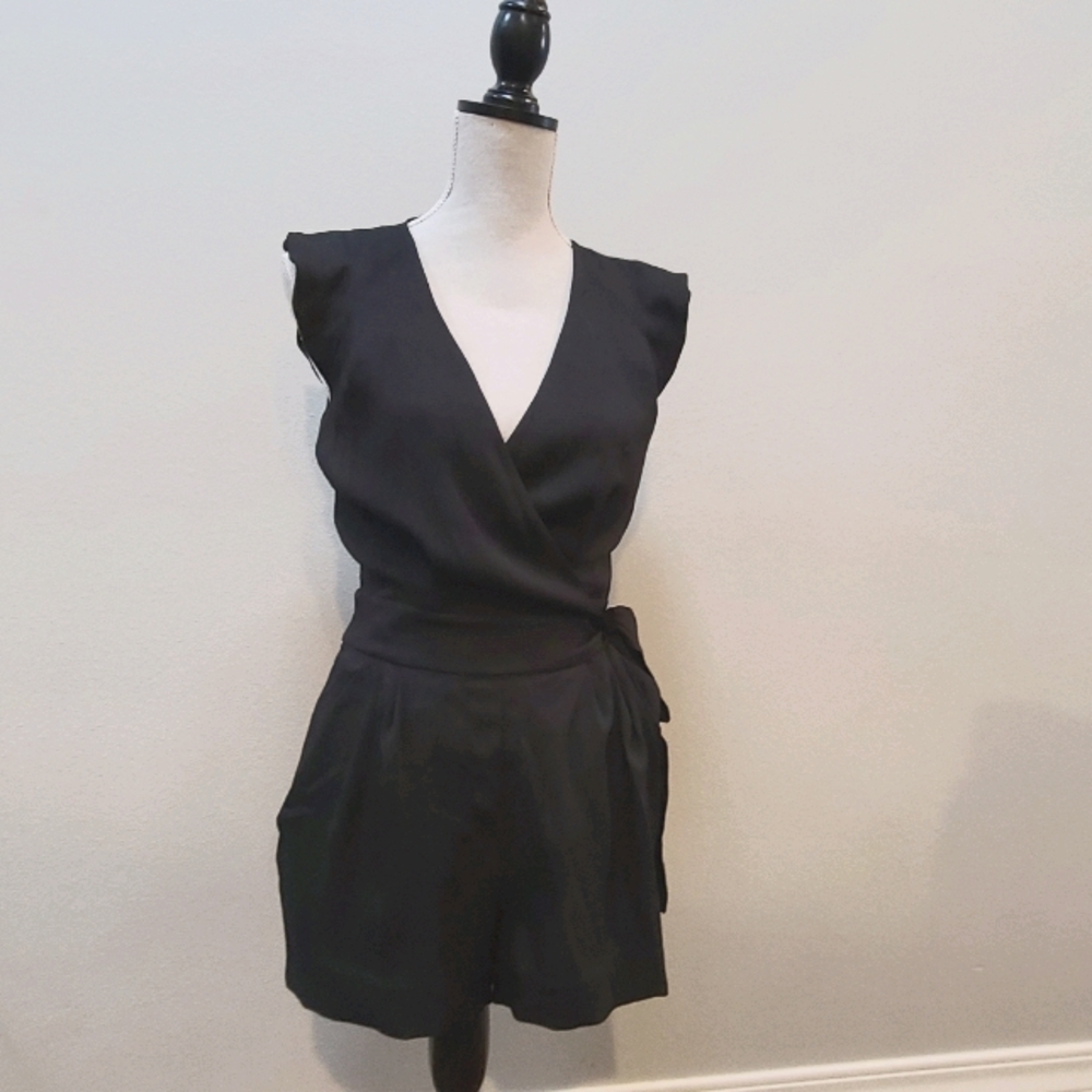Rachel Ray Roy Cap sleeve front wrap romper shorts